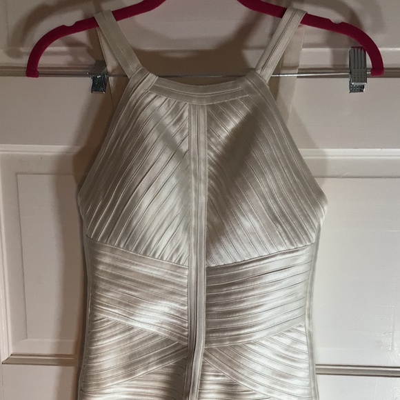 🌺BCBGMAXAZIA SLIMMING BANDAGE DRESS - Picture 5 of 14